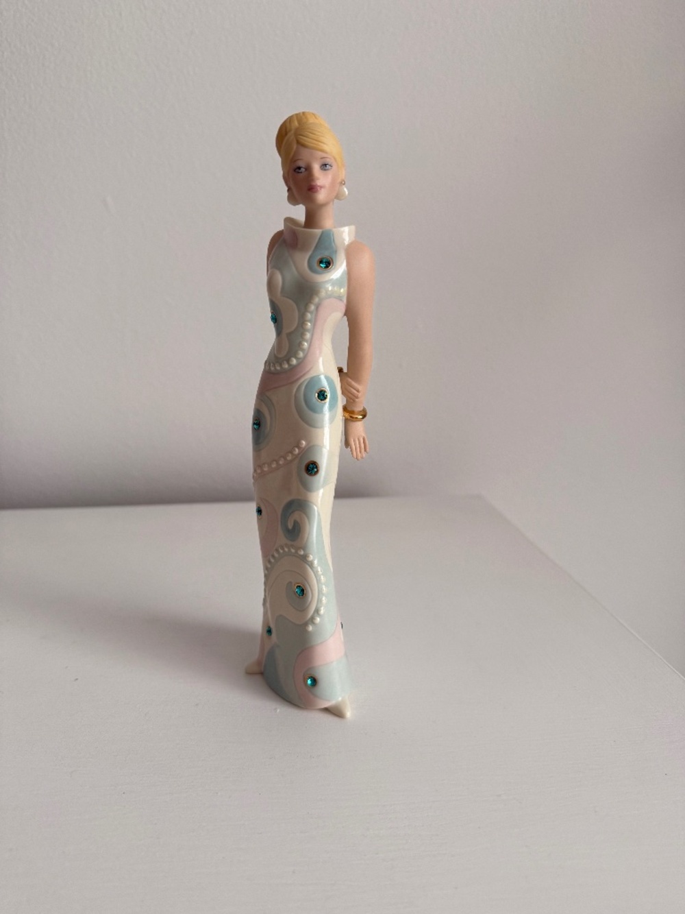 LENOX COOL SENSATION Fashion Figurine with Crystal Gems